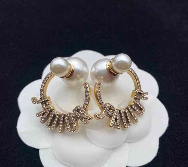 c-shaped earrings fashion designer jewelry d family 21 products circle diamond inlaid luxury pearl letter back hanging french simple female, Red;brown
c-shaped earrings fashion designer jewelry d family 21 products circle diamond inlaid luxury pearl letter back hanging french simple female, Red;brown