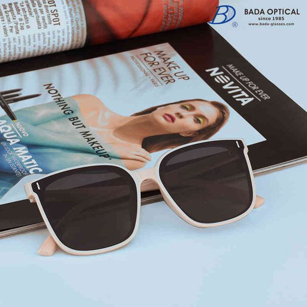 sunglasses 2022 fashion sunscreen non polarizing sunglasses women's advanced sense ins cat's eye, White;black
sunglasses 2022 fashion sunscreen non polarizing sunglasses women's advanced sense ins cat's eye, White;black