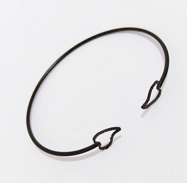 peach heart pentagonal open bracelet bangle, Black 
peach heart pentagonal open bracelet bangle, Black