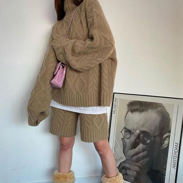 women's tracksuits autumn winter 2021 2 piece set turtleneck chic argyle twist knit sweatwers drawstring double pockets shorts elegant, Gray
women's tracksuits autumn winter 2021 2 piece set turtleneck chic argyle twist knit sweatwers drawstring double pockets shorts elegant, Gray