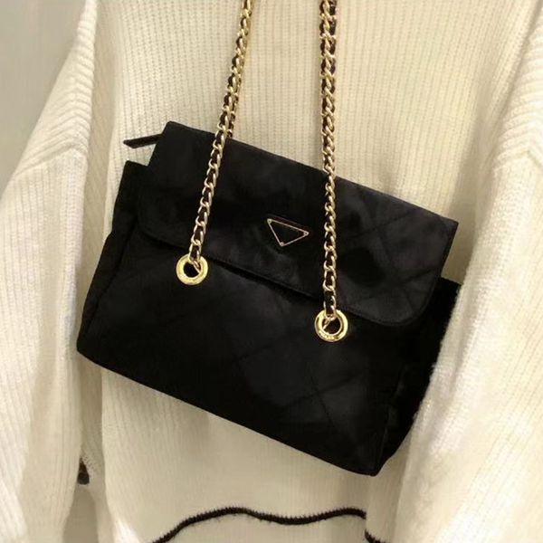 luxury handbags and storage italian p family parachute lingge chain 2021 new women's nylon one shoulder messenger bag vagrant
luxury handbags and storage italian p family parachute lingge chain 2021 new women's nylon one shoulder messenger bag vagrant