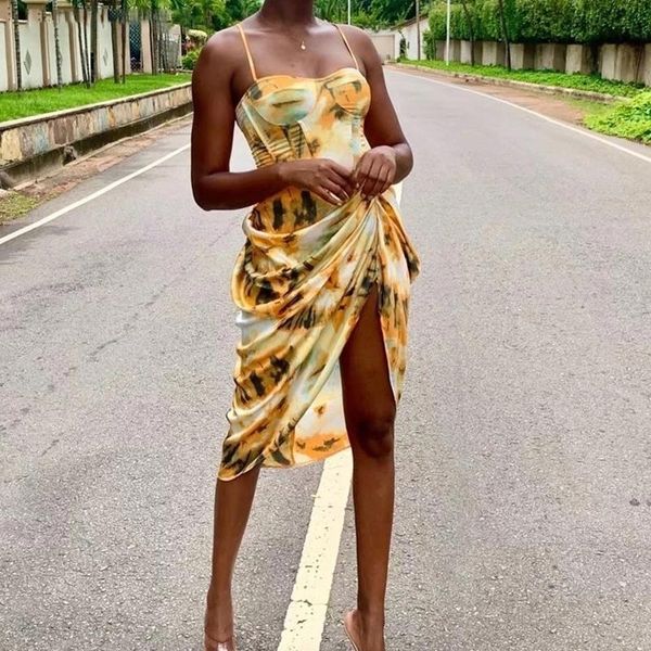 casual dresses spaghetti strap sleeveless vintage print dress women hem slim waist slit irregular long 2021, Black;gray
casual dresses spaghetti strap sleeveless vintage print dress women hem slim waist slit irregular long 2021, Black;gray