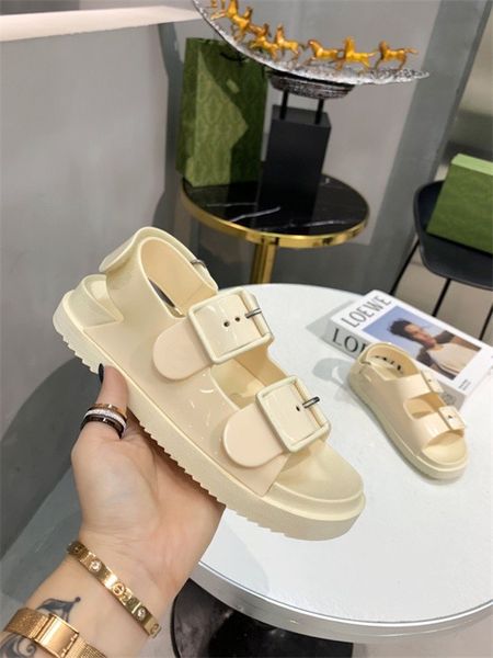 2021 fashion designer women beach sandals embroidery platform shoes flip flops loafers summer flats shoes ladies sandals slipper size35-40, Red;white
2021 fashion designer women beach sandals embroidery platform shoes flip flops loafers summer flats shoes ladies sandals slipper size35-40, Red;white
