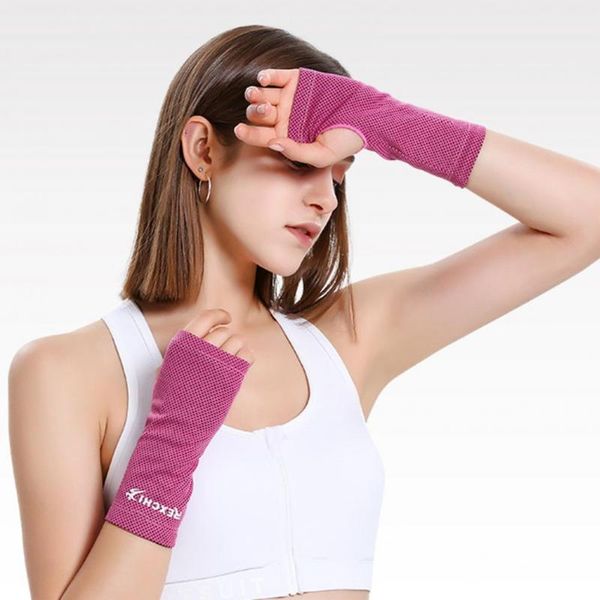 wrist support 1 pair sports bracers breathable ice cooling polyester fitness wristband arm sleeve cover exercise, Black;red
wrist support 1 pair sports bracers breathable ice cooling polyester fitness wristband arm sleeve cover exercise, Black;red