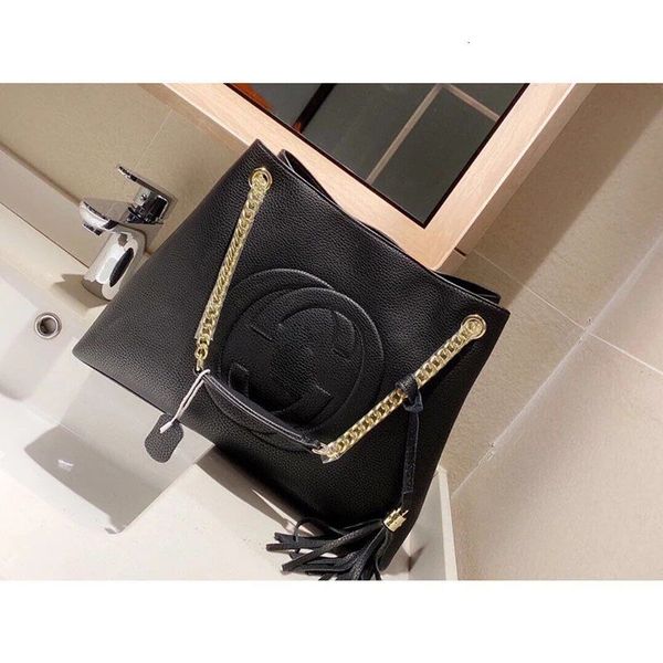 2021 new pure leather letter printed fashion large capacity versatile women's single shoulder bag shopping storage bags
2021 new pure leather letter printed fashion large capacity versatile women's single shoulder bag shopping storage bags
