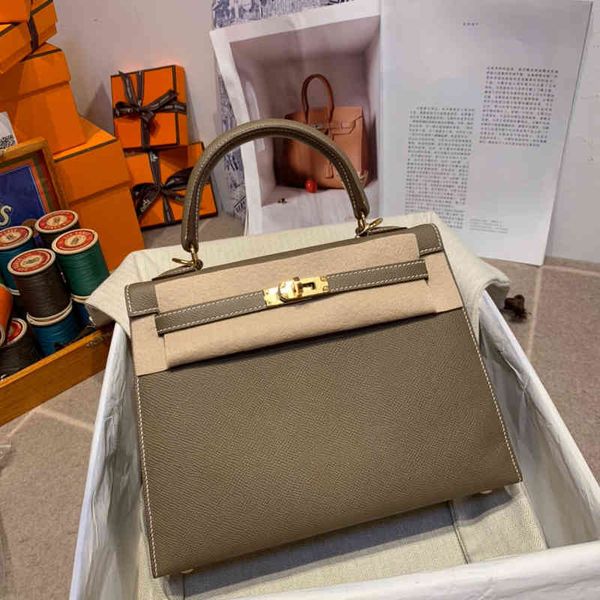 classic bag women new bag mommy leather color matching women's single shoulder diagonal cross portable mother's large purse
classic bag women new bag mommy leather color matching women's single shoulder diagonal cross portable mother's large purse