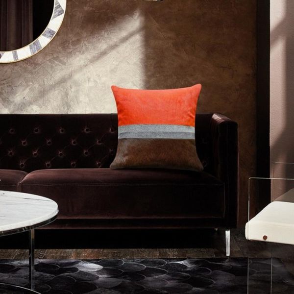 cushion/decorative pillow singe side genuine cowhide skin fur cushion in orange color modern style decoration sofa without suff
cushion/decorative pillow singe side genuine cowhide skin fur cushion in orange color modern style decoration sofa without suff