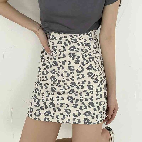 skirts leopard print short feminine summer 2021 korean high waist thin mini skirt, Black
skirts leopard print short feminine summer 2021 korean high waist thin mini skirt, Black
