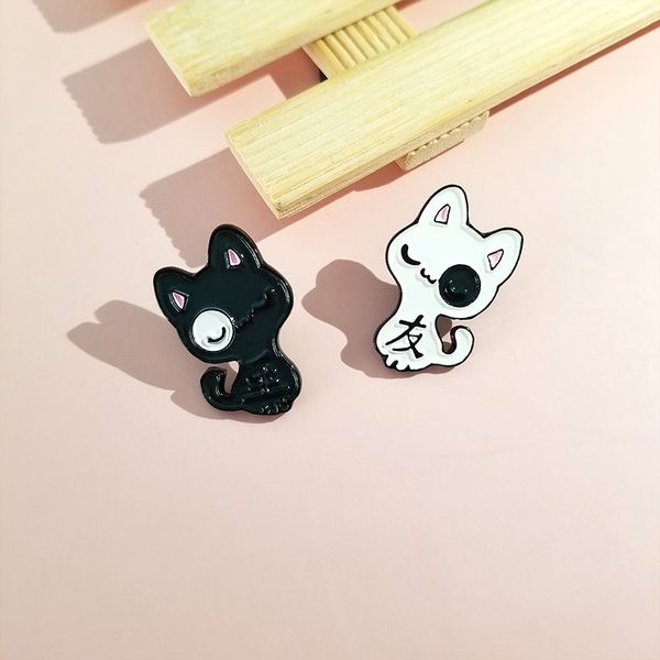 enamel brooches pin for women fashion dress coat shirt demin metal funny brooch pins badges promotion gift 2021 new design blue white cat
enamel brooches pin for women fashion dress coat shirt demin metal funny brooch pins badges promotion gift 2021 new design blue white cat
