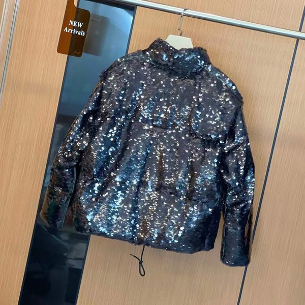 winter 2021 men's and women's outerwear with detachable sleeves fashion padded down jacket, Black 
winter 2021 men's and women's outerwear with detachable sleeves fashion padded down jacket, Black