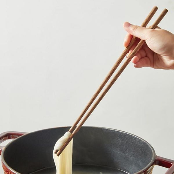 chopsticks anti-scratch 1 pair eye-catching anti-slip pot long chop sticks lightweight wooden durable kitchen supplies
chopsticks anti-scratch 1 pair eye-catching anti-slip pot long chop sticks lightweight wooden durable kitchen supplies