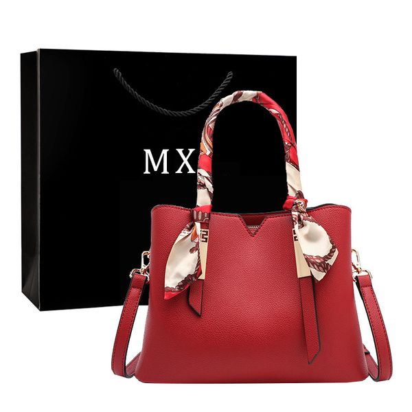 bridal red spring and summer 2021 fashion large capacity mother's handbag women's wedding bag
bridal red spring and summer 2021 fashion large capacity mother's handbag women's wedding bag