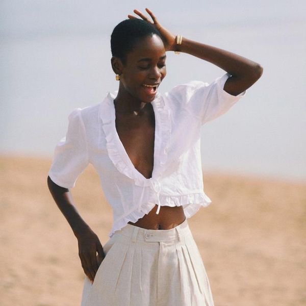 women's blouses & shirts 2021 summer pure cotton ladies fashion puff sleeve wooden ears v-neck short shirt office cardigan, White
women's blouses & shirts 2021 summer pure cotton ladies fashion puff sleeve wooden ears v-neck short shirt office cardigan, White