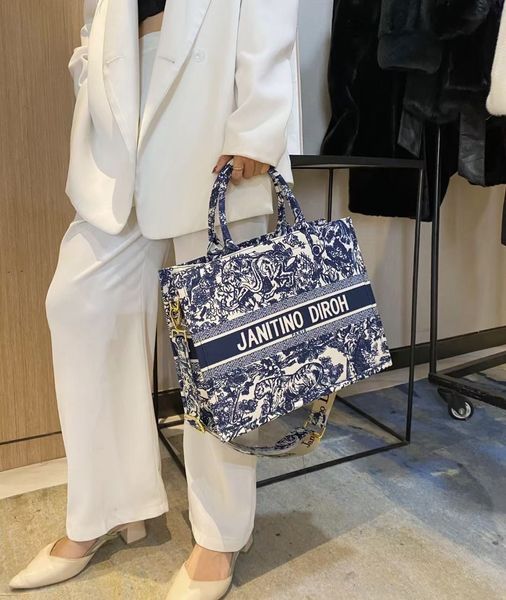 handbag autumn and winter new women's high capacity tote bag commuting briefcase single shoulder big bag
handbag autumn and winter new women's high capacity tote bag commuting briefcase single shoulder big bag