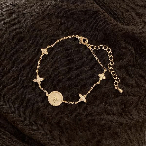 link, chain micro inlaid zircon xingx petals high grade sense bracelet ins special-interest design normcore style retro minimalist graceful, Black
link, chain micro inlaid zircon xingx petals high grade sense bracelet ins special-interest design normcore style retro minimalist graceful, Black