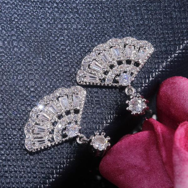 stud sweet and versatile fan earrings fashion personality earring for women brilliant zirconia brincos wedding gift, Golden;silver
stud sweet and versatile fan earrings fashion personality earring for women brilliant zirconia brincos wedding gift, Golden;silver