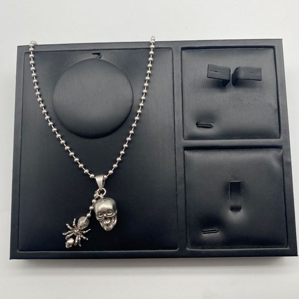 the new style of tiktok is exaggerated skull pendant necklace, female mq, old shake voice net, red collar and chain chain., Silver
the new style of tiktok is exaggerated skull pendant necklace, female mq, old shake voice net, red collar and chain chain., Silver