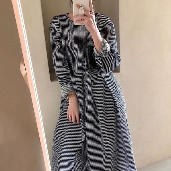 casual dresses korean early autumn retro striped round neck loose high waist pleated all-match over-the-knee long-sleeved dress women, Black;gray
casual dresses korean early autumn retro striped round neck loose high waist pleated all-match over-the-knee long-sleeved dress women, Black;gray