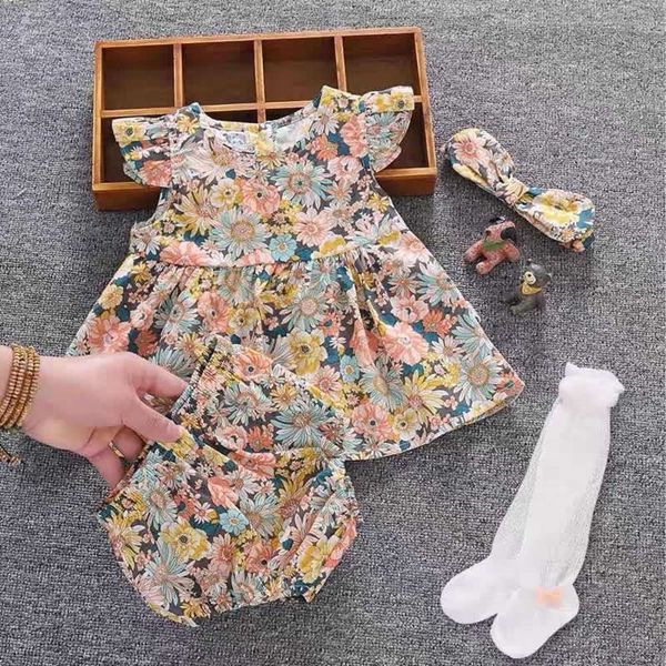 baby summer thin princess skirt short sleeve jumpsuit three piece korean floral suit cheongsam style, White
baby summer thin princess skirt short sleeve jumpsuit three piece korean floral suit cheongsam style, White