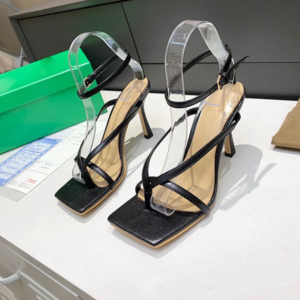 2021women high heel dress shoes fashion ladies buckle strap mesh square toe sandal designer woman office party shoe with box dust bag 9.5cm, Black
2021women high heel dress shoes fashion ladies buckle strap mesh square toe sandal designer woman office party shoe with box dust bag 9.5cm, Black