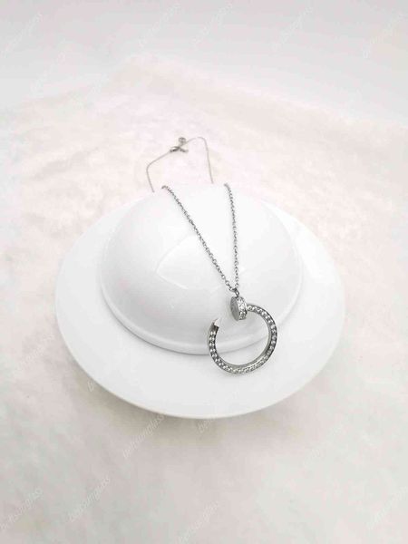 gold silver love necklace with diamond nail pendant for women couple wedding necklaces as special birthday gift
gold silver love necklace with diamond nail pendant for women couple wedding necklaces as special birthday gift