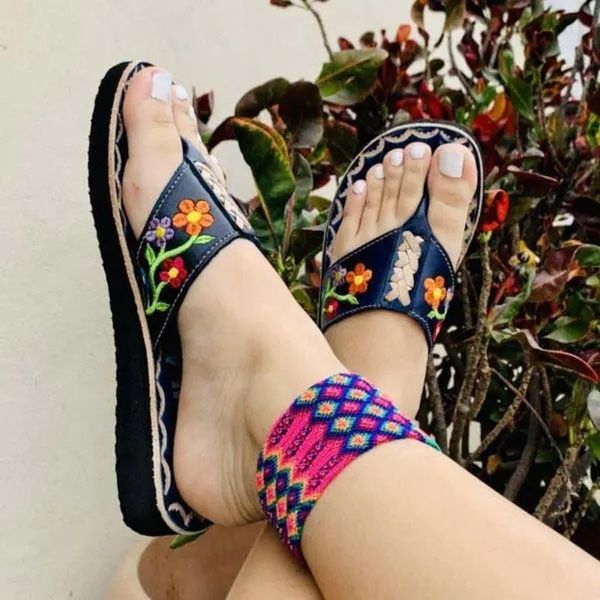 slippers 2021 summer fashion women's simple synthetic flower decoration casual flip flops shoes for woman 1kb155, Black
slippers 2021 summer fashion women's simple synthetic flower decoration casual flip flops shoes for woman 1kb155, Black