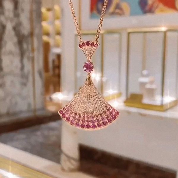 baojia skirt necklace 925 sterling silver plated 18k gold pink blue diamond gradient fan-shaped pendant clavicle chain
baojia skirt necklace 925 sterling silver plated 18k gold pink blue diamond gradient fan-shaped pendant clavicle chain