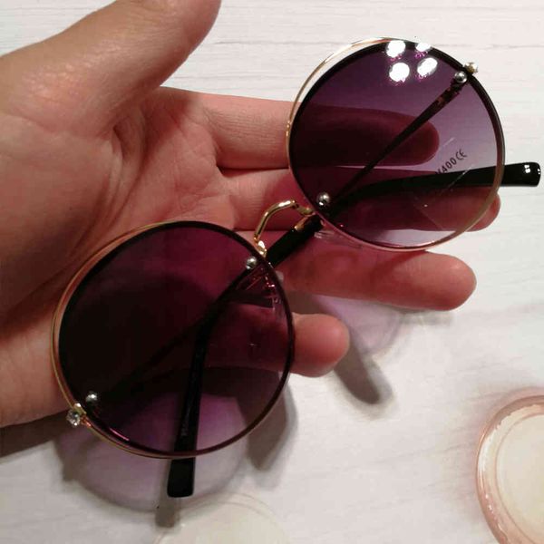 2021 summer qpeclou 2021 luxury diamond round sunglasses women fashion unique hollow frame sun glasses ladies shades oculos a520, White;black
2021 summer qpeclou 2021 luxury diamond round sunglasses women fashion unique hollow frame sun glasses ladies shades oculos a520, White;black