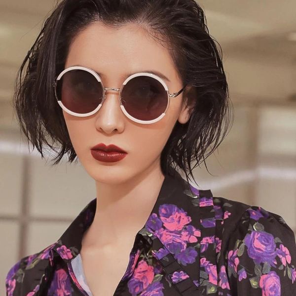 sunglasses 2021 luxury polarized female elegant retro frame round driving coated lens, White;black
sunglasses 2021 luxury polarized female elegant retro frame round driving coated lens, White;black