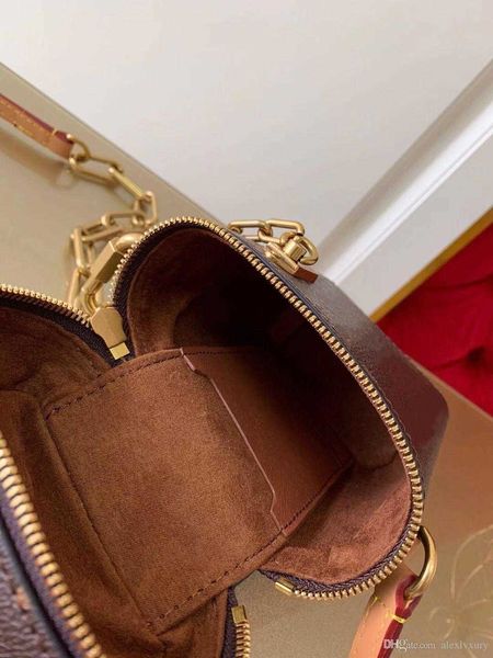 high-end quality arrival famous brand classic designer new fashion women or men messenger bags cross body bag school bookbag should 8973
high-end quality arrival famous brand classic designer new fashion women or men messenger bags cross body bag school bookbag should 8973