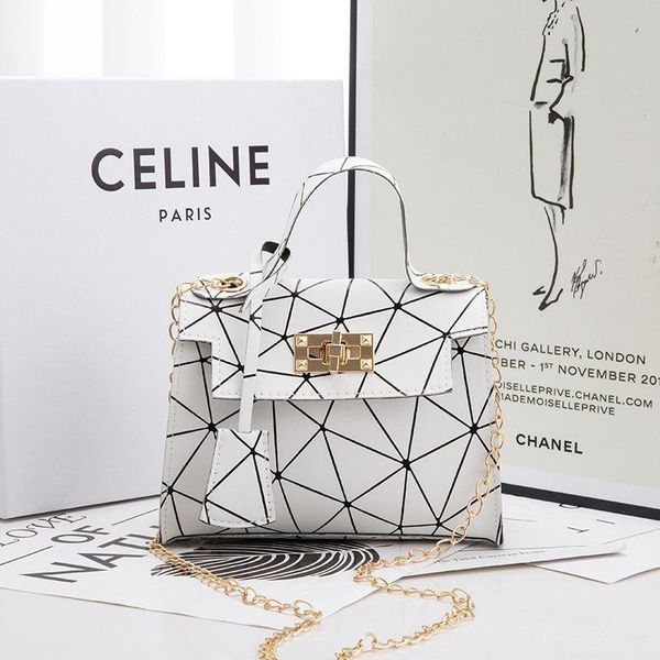 evening bags fashion exquisite shopping bag retro casual women totes shoulder female leather multicolor chain handbag for 2021
evening bags fashion exquisite shopping bag retro casual women totes shoulder female leather multicolor chain handbag for 2021