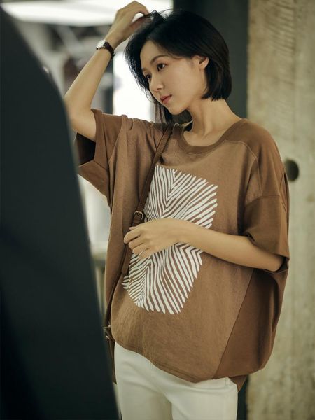 women's t-shirt 2021 summer round neck loose and thin print stitching casual 0306, White
women's t-shirt 2021 summer round neck loose and thin print stitching casual 0306, White
