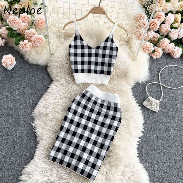 neploe small fragrance knit 2 pcs women set v neck sleeveless camis + high waist hip a line skirt plaid suit summer 210510, White
neploe small fragrance knit 2 pcs women set v neck sleeveless camis + high waist hip a line skirt plaid suit summer 210510, White