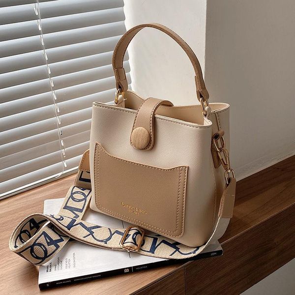 evening bags small leather shoulder bag summer 2021 fashion women's portable one messenger versatile bucket handbag
evening bags small leather shoulder bag summer 2021 fashion women's portable one messenger versatile bucket handbag