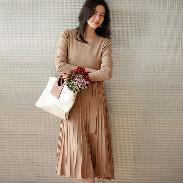 casual dresses autumn/winter arrival women's fashion dress slim waist show thin pleated big swing temperament celebrity knitted a1710, Black;gray
casual dresses autumn/winter arrival women's fashion dress slim waist show thin pleated big swing temperament celebrity knitted a1710, Black;gray