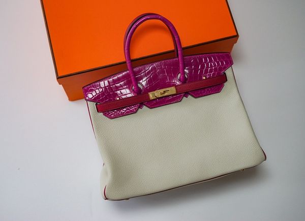 luxury handbag touch with real crocodile handle 30cm 2colors to choose fully handmade wax line stitching have both gold and silver hardware
luxury handbag touch with real crocodile handle 30cm 2colors to choose fully handmade wax line stitching have both gold and silver hardware