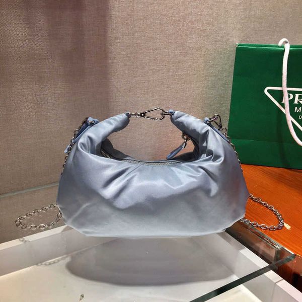 brand new new lady's cloud bag 7a high-end custom quality diagonal cross bag single shoulder bag fashion style silver metal accessories
brand new new lady's cloud bag 7a high-end custom quality diagonal cross bag single shoulder bag fashion style silver metal accessories
