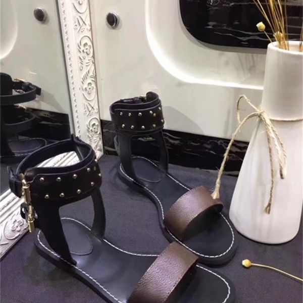 nieuwe lederen metalen klinknagel zomer sandalen luxe merk designer open teen riem platte vrouwen schoenen 60% off store online, Black
nieuwe lederen metalen klinknagel zomer sandalen luxe merk designer open teen riem platte vrouwen schoenen 60% off store online, Black