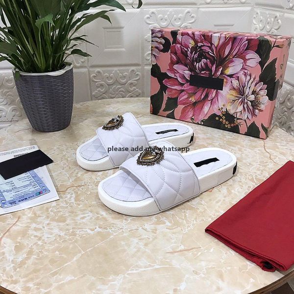 2021s woman slipper fashion thick bottom slippers platform alphabet lady sandals leather flat beach indoor heel slides size35-41, Black
2021s woman slipper fashion thick bottom slippers platform alphabet lady sandals leather flat beach indoor heel slides size35-41, Black