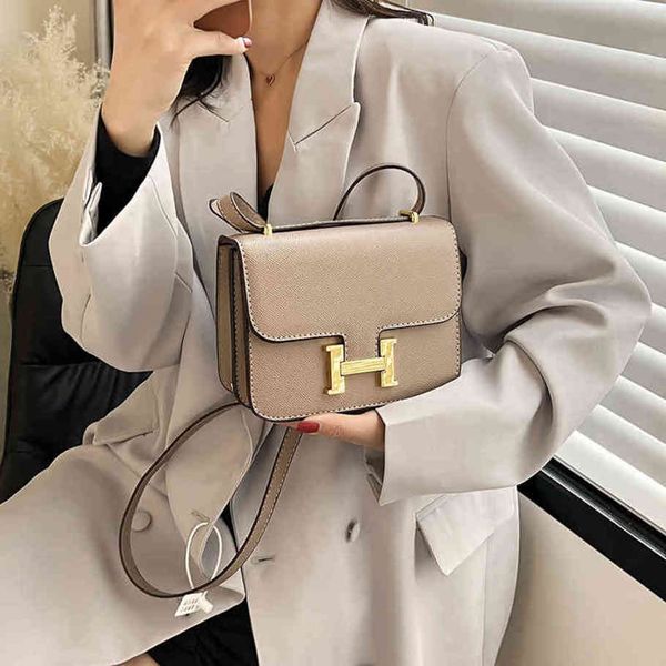 80% off shop clearance 2022 new buckle kangkang stewardess tofu net red lock single shoulder messenger small square bag
80% off shop clearance 2022 new buckle kangkang stewardess tofu net red lock single shoulder messenger small square bag