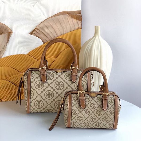 new tb women's old flower mini jacquard wine bucket monograw portable canvas pillow single shoulder messenger bag
new tb women's old flower mini jacquard wine bucket monograw portable canvas pillow single shoulder messenger bag