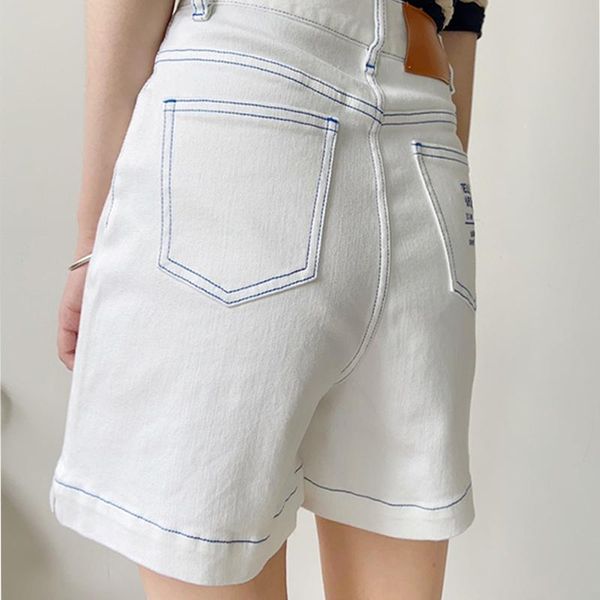 women's shorts jeans 2021 summer style white denim high waist slimming women lettered casual loose bright line fashion short, White;black
women's shorts jeans 2021 summer style white denim high waist slimming women lettered casual loose bright line fashion short, White;black