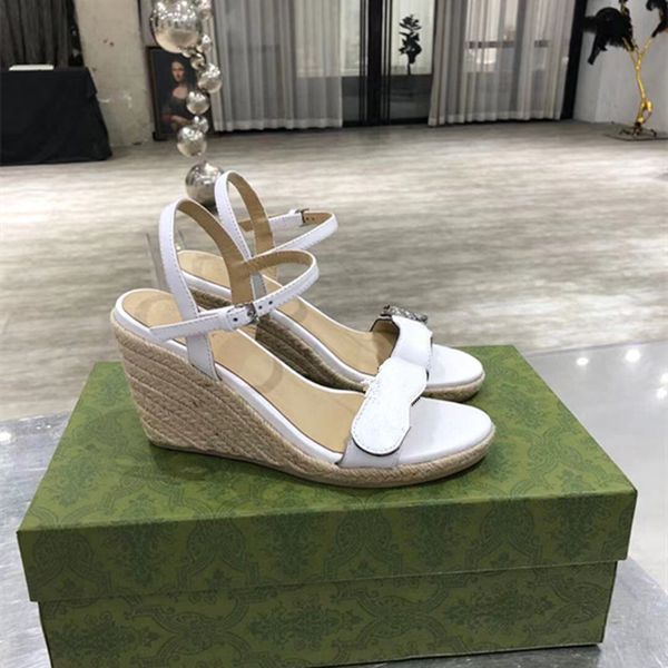 the latest leisure women's slope heel sandals are made of imported cow leather, multi-color, optional hemp rope weaving, luxury custom, Black
the latest leisure women's slope heel sandals are made of imported cow leather, multi-color, optional hemp rope weaving, luxury custom, Black