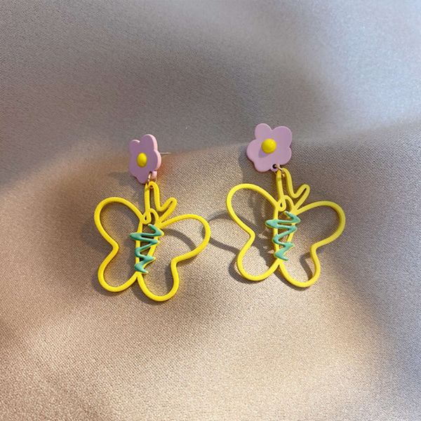 super fairy spray paint color contrast butterfly flower female korean simple versatile temperament fashion earrings cool style, Black
super fairy spray paint color contrast butterfly flower female korean simple versatile temperament fashion earrings cool style, Black