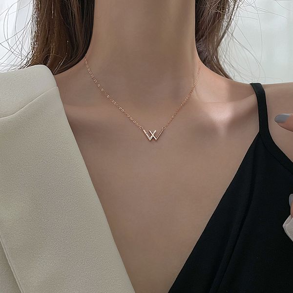 w letter necklace female niche design sense of delicate temperament necklace collarbone new chain, Silver
w letter necklace female niche design sense of delicate temperament necklace collarbone new chain, Silver