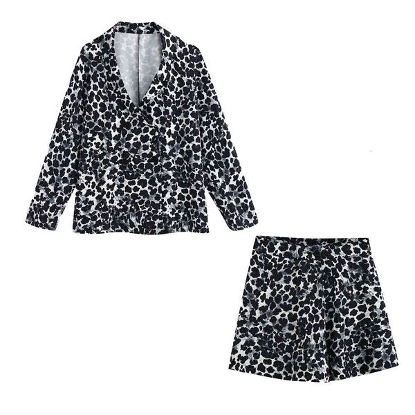 shorts summer women two piece set animal print shirt blouse & high-waist bermuda shorts skort ensemble femme, White;black
shorts summer women two piece set animal print shirt blouse & high-waist bermuda shorts skort ensemble femme, White;black