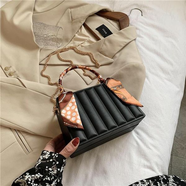 fashion shoulder bag women handle pu material silk ribbon decorate selling chains quality lady style fold sac bags
fashion shoulder bag women handle pu material silk ribbon decorate selling chains quality lady style fold sac bags