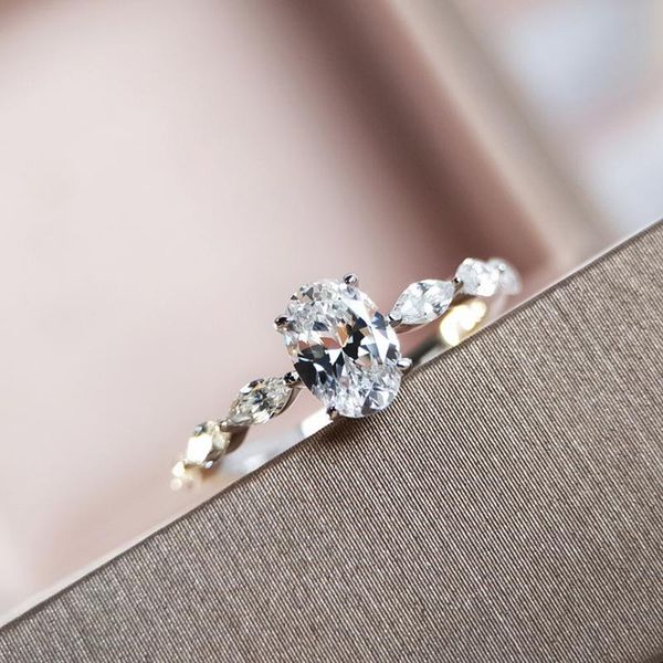 charm female white zircon stone ring classic silver color engagement trendy bride oval crystal wedding rings for women, Slivery;golden
charm female white zircon stone ring classic silver color engagement trendy bride oval crystal wedding rings for women, Slivery;golden