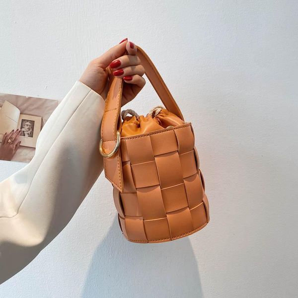 shoulder bags women's pu woven bucket bag portable handbag 2021 adjustable drawstring fashion diagonal women
shoulder bags women's pu woven bucket bag portable handbag 2021 adjustable drawstring fashion diagonal women