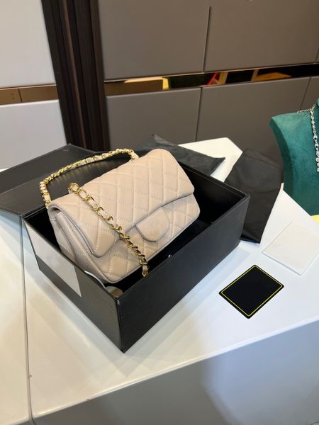luxurys designers shoulder bags waist clutch purse large handbag messenger wholesale crossbody bag joker leisure professional combination
luxurys designers shoulder bags waist clutch purse large handbag messenger wholesale crossbody bag joker leisure professional combination